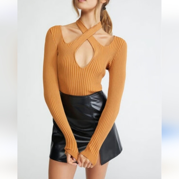 MINKPINK Tops - Minkpink Gianna Long Sleeve Knit Halter Top